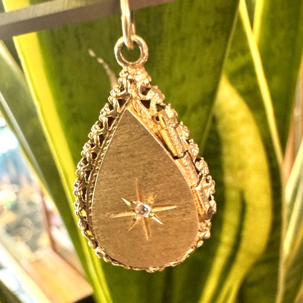 14k Pear shaped Locket pendant
